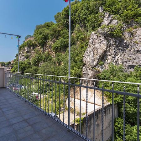 Stunning Apartment In Quiet Street Near Center With Free Parking 4 Floor Rijeka Exterior foto