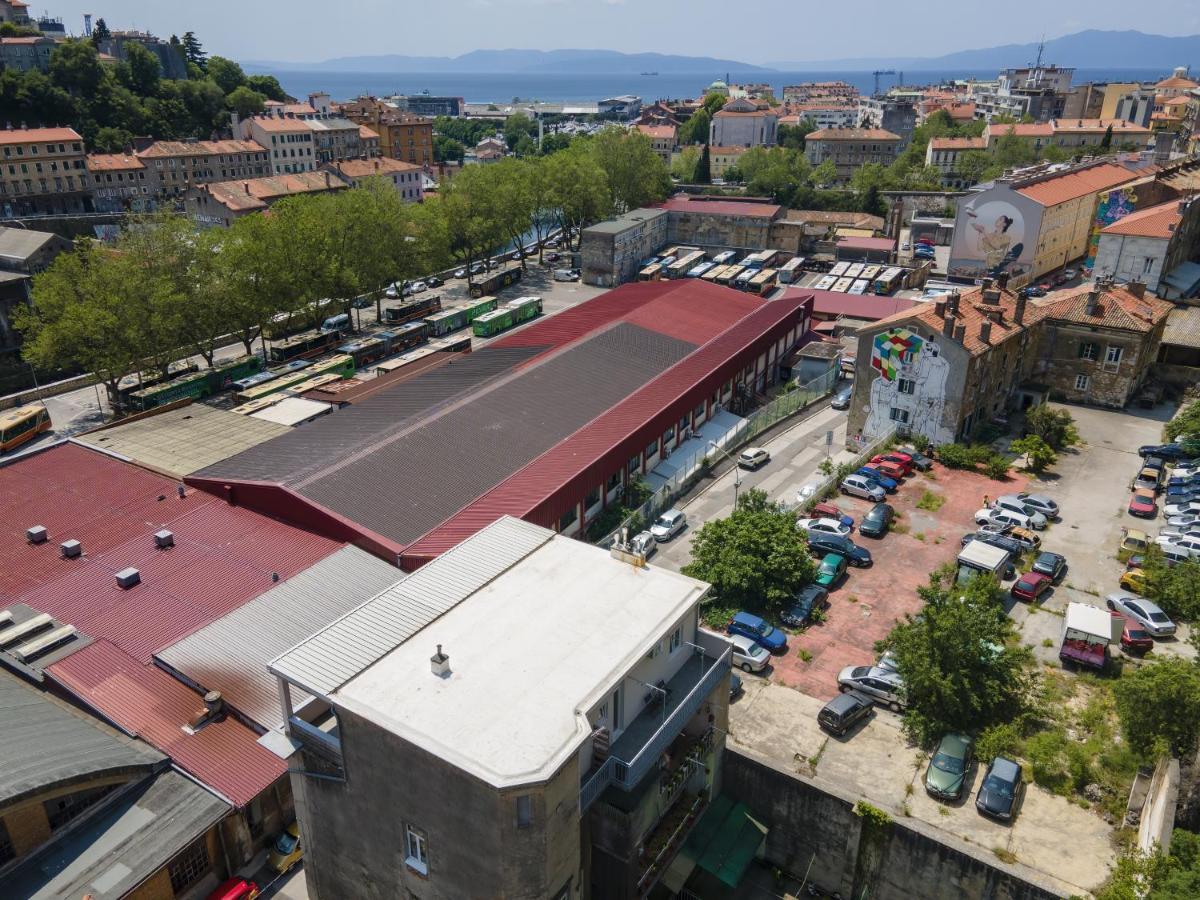 Stunning Apartment In Quiet Street Near Center With Free Parking 4 Floor Rijeka Exterior foto